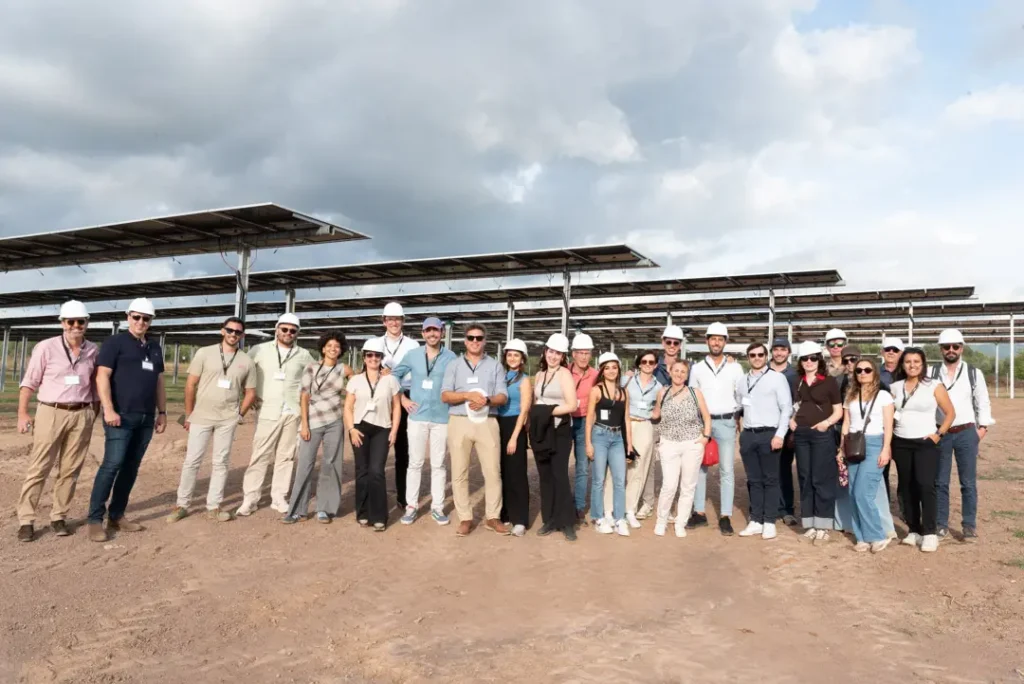 Equipo del Global Meeting 2026 en el proyecto agrovoltaico de Vetralla, Italia